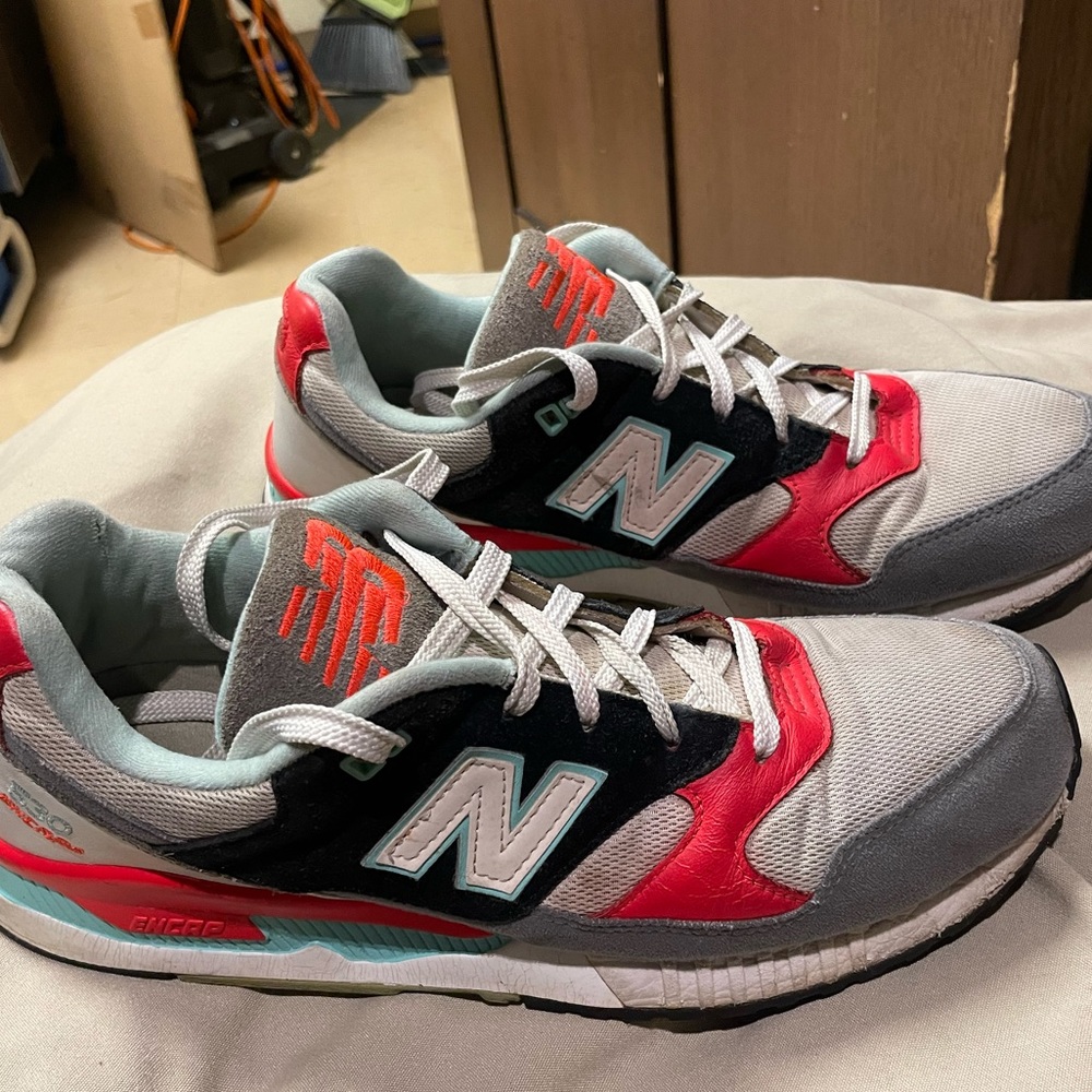 Men’s new balance sneakers